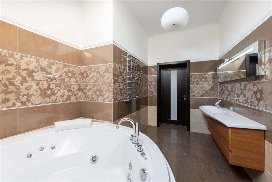 Baño amplio y luminoso