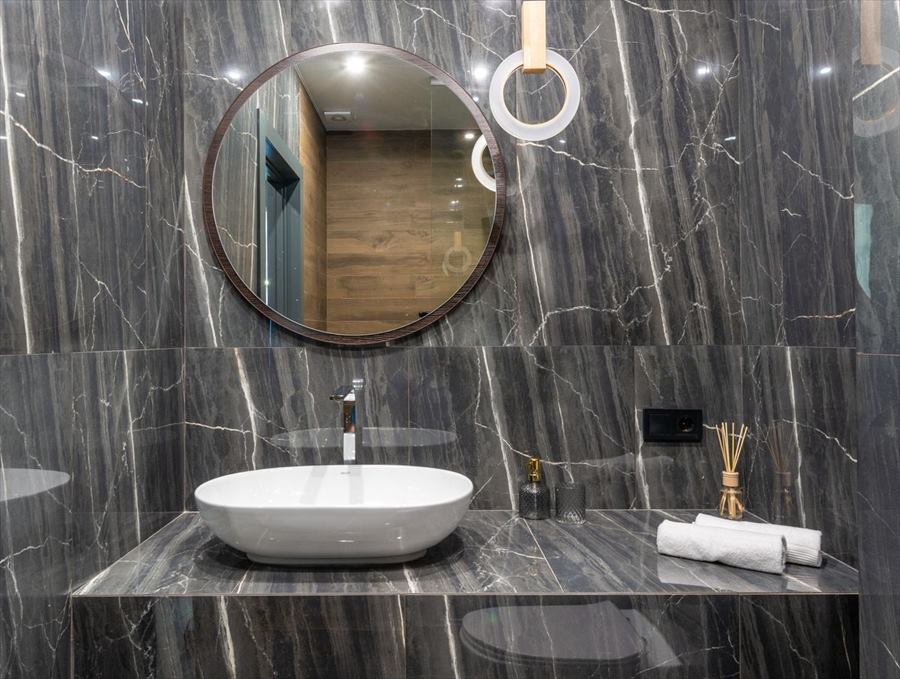 Superficie de baño reluciente